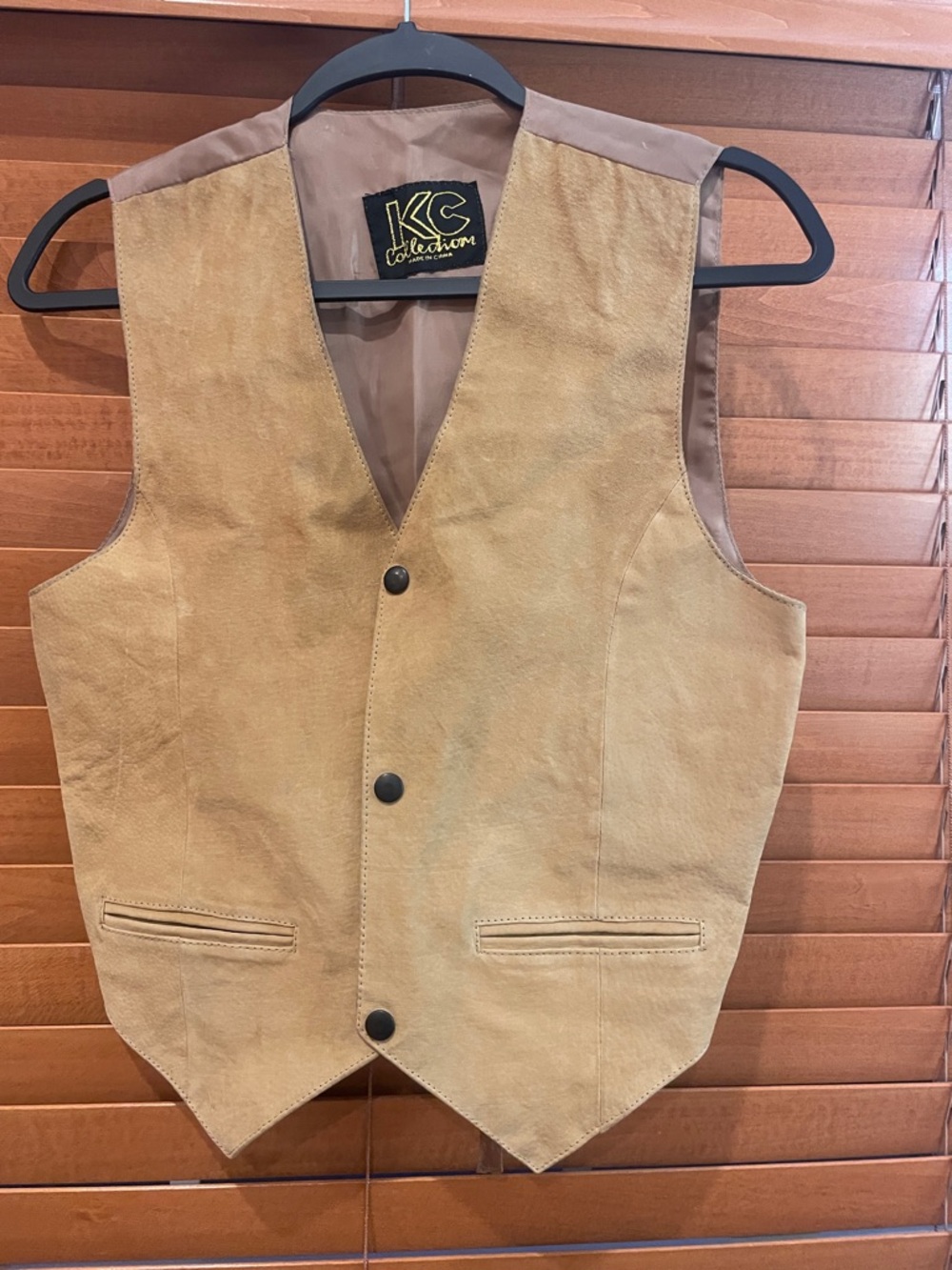 KC Collection Men’s Tan Suede Vest- Medium (OL2)